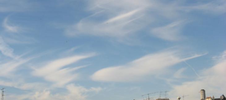 Cirrus clouds can have blurred contours